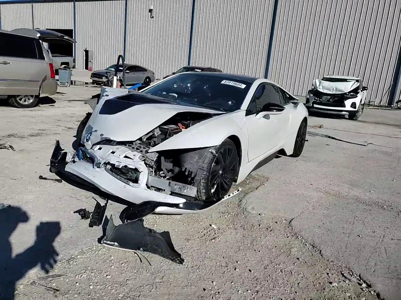 Фото: WBY2Z2C51GV675627