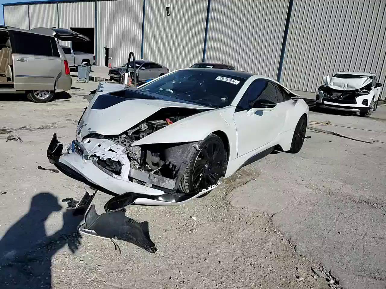 Фото: WBY2Z2C51GV675627