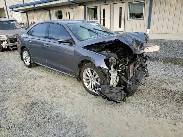 2020 Volkswagen Passat - Image 11