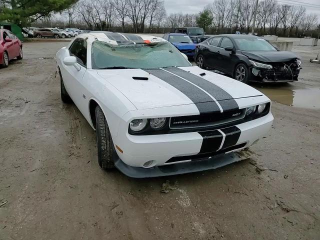 2013 Dodge Challenger - Image 10