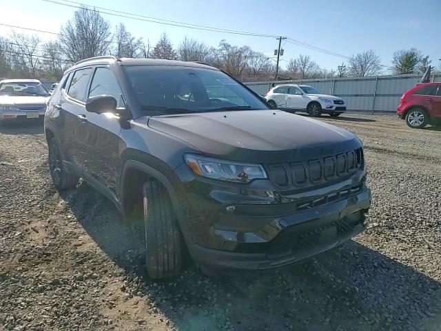 2022 Jeep Compass - Image 11