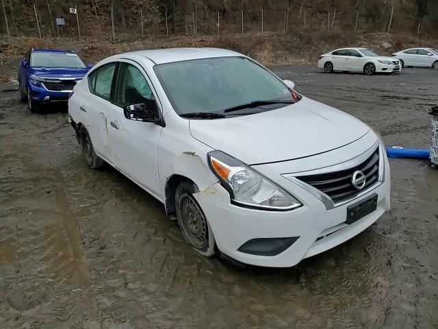 2015 Nissan Versa S VIN: 3N1CN7AP1FL896584 Lot: 82225144