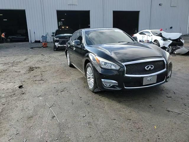 2016 Infiniti Q70 - Image 13