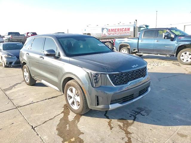 2024 Kia Sorento - Image 11