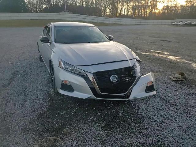 2022 Nissan Altima - Image 10