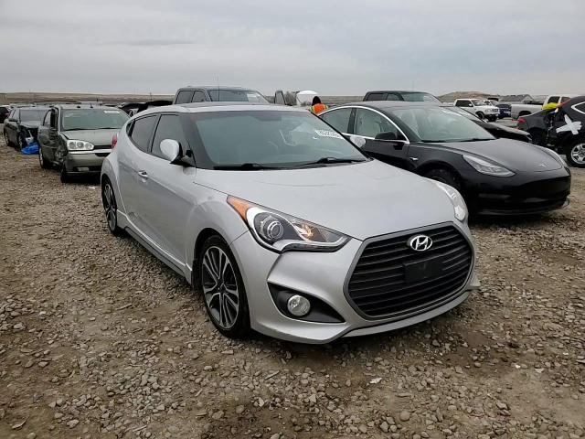 2016 Hyundai Veloster - Image 11
