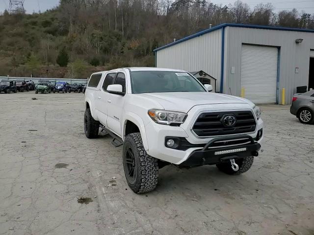 2018 Toyota Tacoma - Image 10