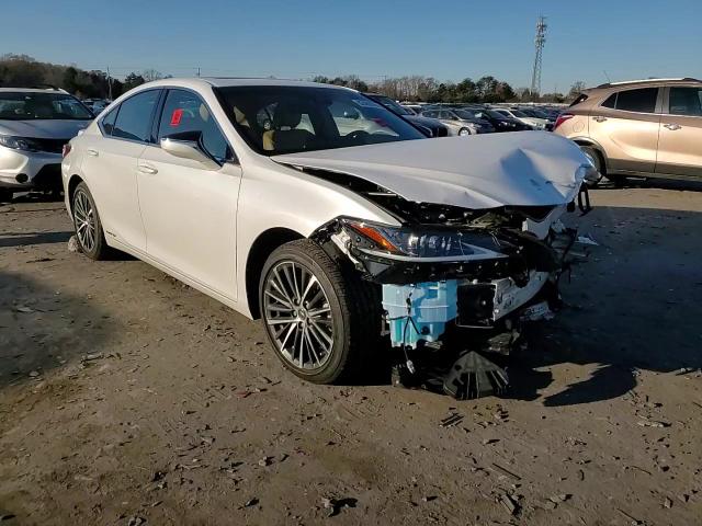2022 Lexus ES - Image 11