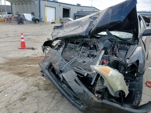 2011 Toyota Camry - Image 10