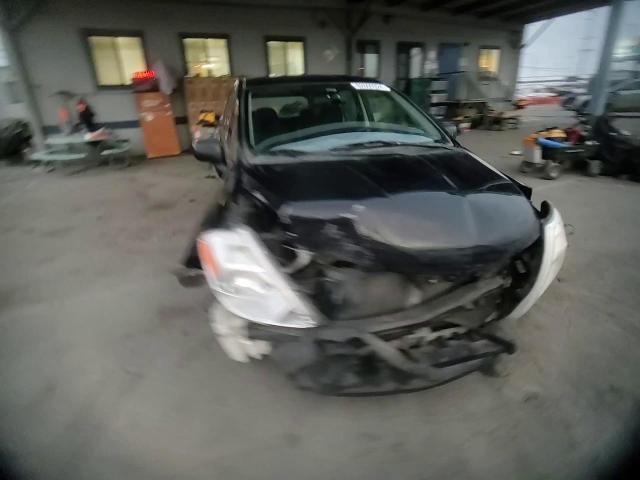 2010 Nissan Versa - Image 11