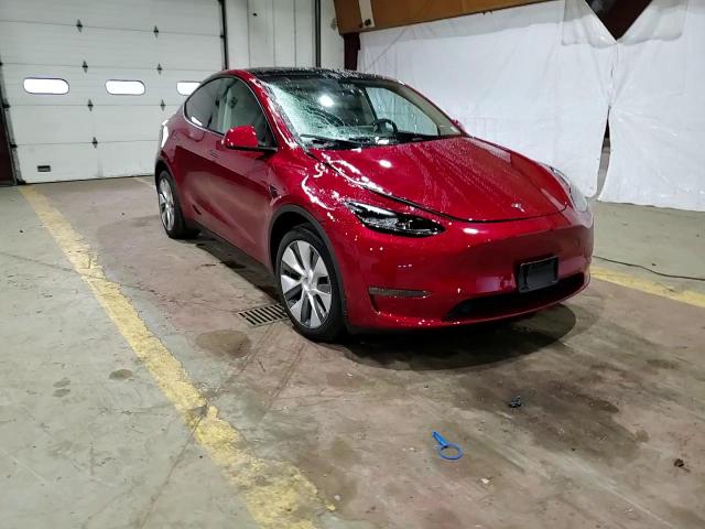 2024 Tesla Model Y VIN: 7SAYGDEE7RA272358 Lot: 84195924