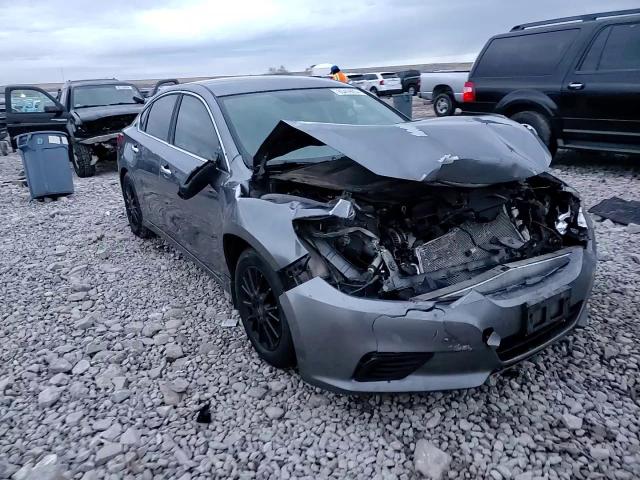 2016 Nissan Altima - Image 13