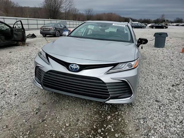 2021 Toyota Camry - Image 10