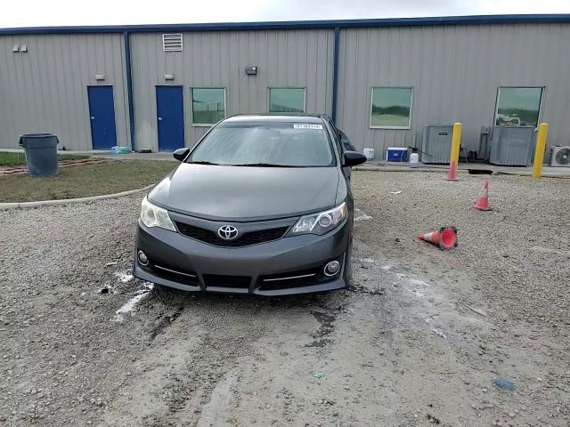 2014 Toyota Camry - Image 13