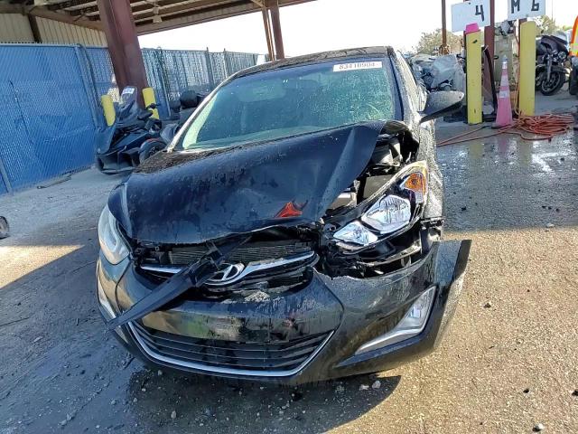 2016 Hyundai Elantra - Image 13