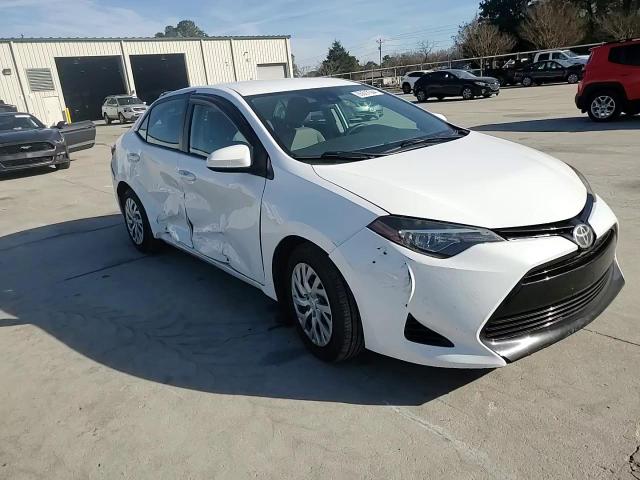 2018 Toyota Corolla L VIN: 5YFBURHEXJP832762 Lot: 85507664