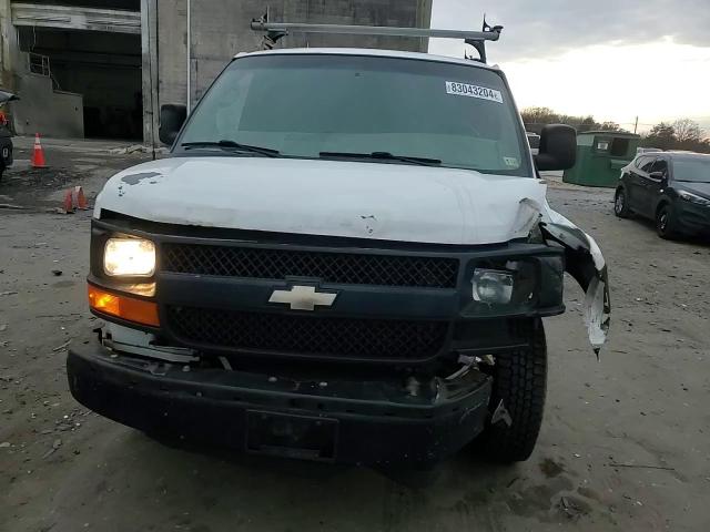 2010 Chevrolet Express - Image 12
