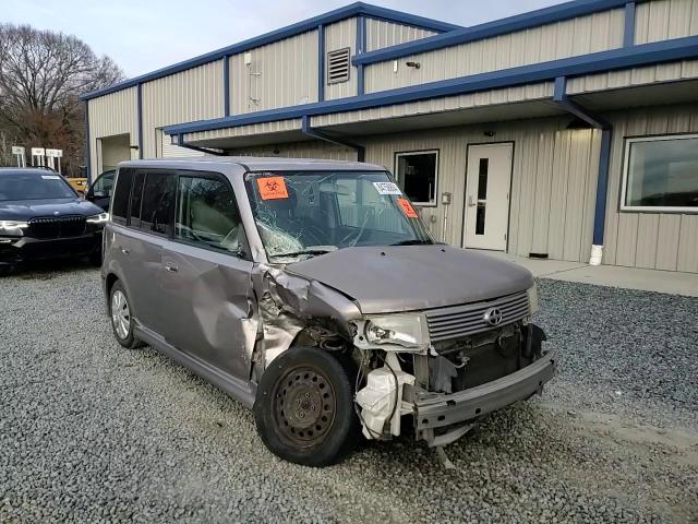 2005 Scion xB - Image 11