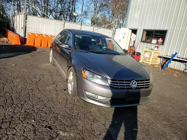 2014 Volkswagen Passat - Image 10