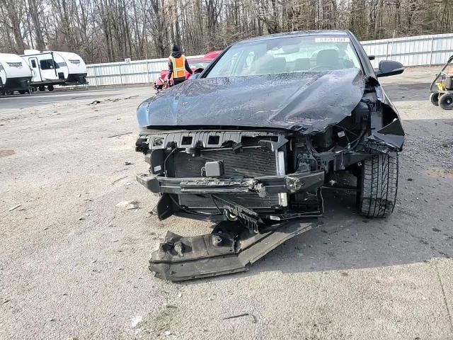 2018 Hyundai Sonata - Image 11