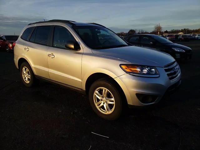2012 Hyundai Santa Fe - Image 11