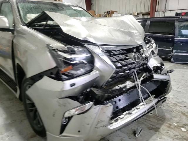 2022 Lexus GX - Image 10