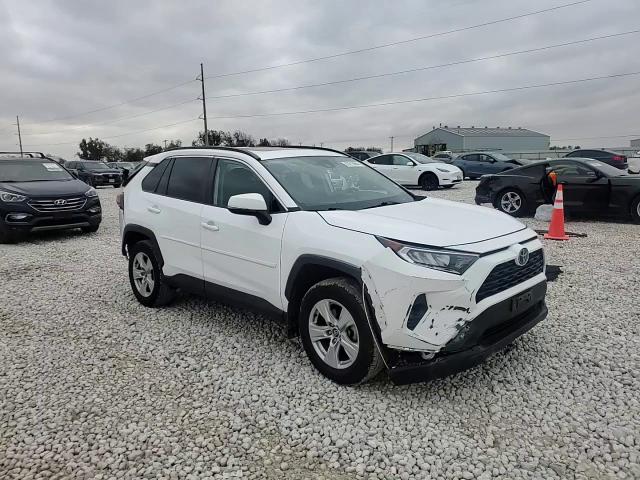 2020 Toyota RAV 4 - Image 11
