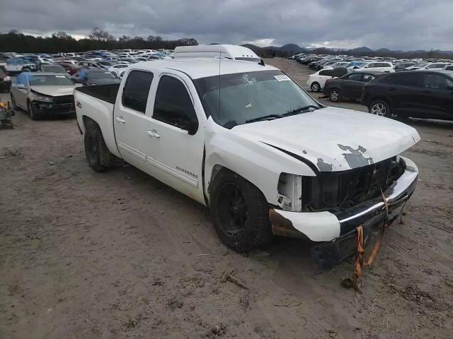 2010 Chevrolet Silverado - Image 11