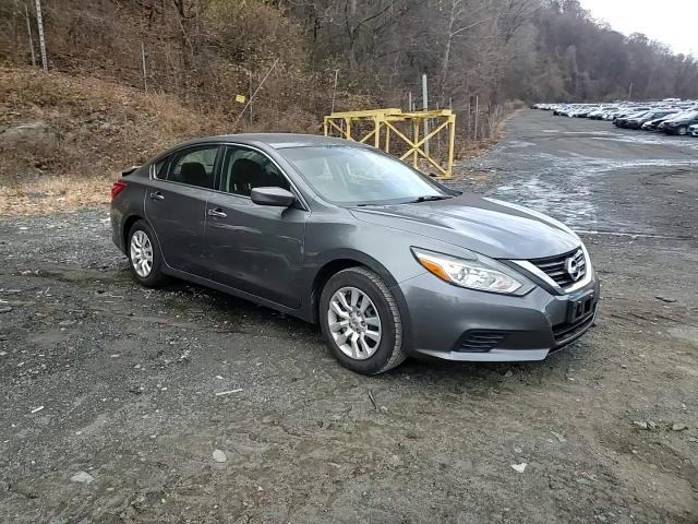 2016 Nissan Altima - Image 13