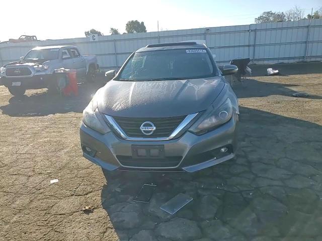 2017 Nissan Altima - Image 10