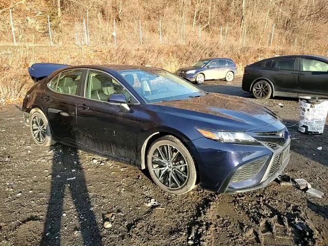 2021 Toyota Camry - Image 13