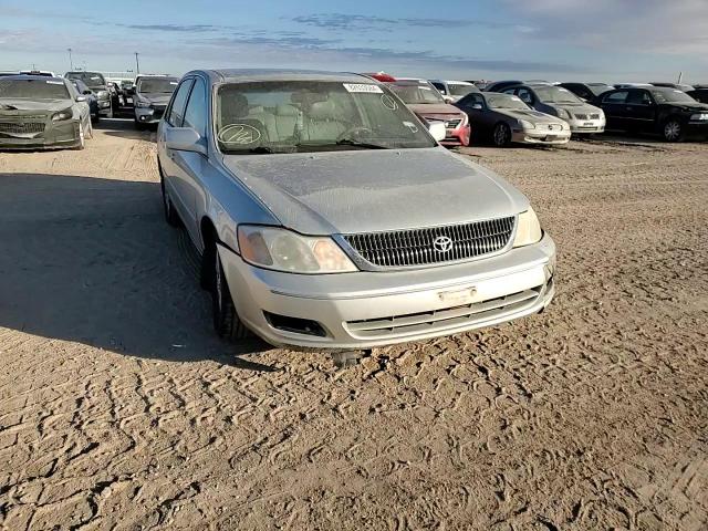 2002 Toyota Avalon - Image 11