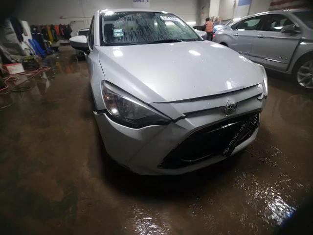 2019 Toyota Yaris - Image 13