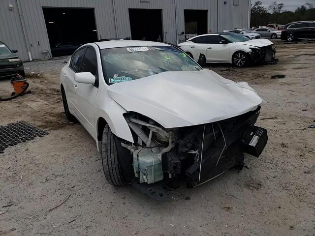 2010 Nissan Altima - Image 10