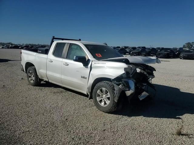 2019 Chevrolet Silverado - Image 11