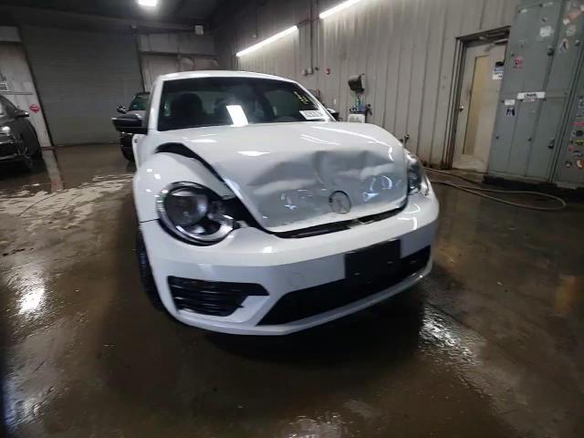 2018 Volkswagen Beetle - Image 13