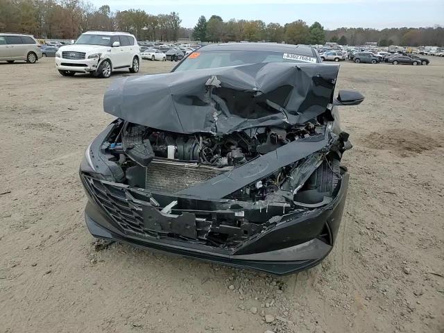 2022 Hyundai Elantra - Image 11