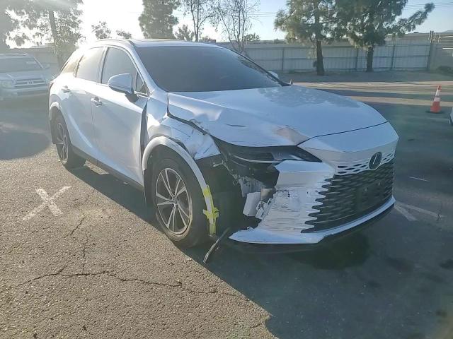 2023 Lexus RX - Image 11