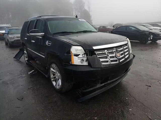 2010 Cadillac Escalade - Image 12