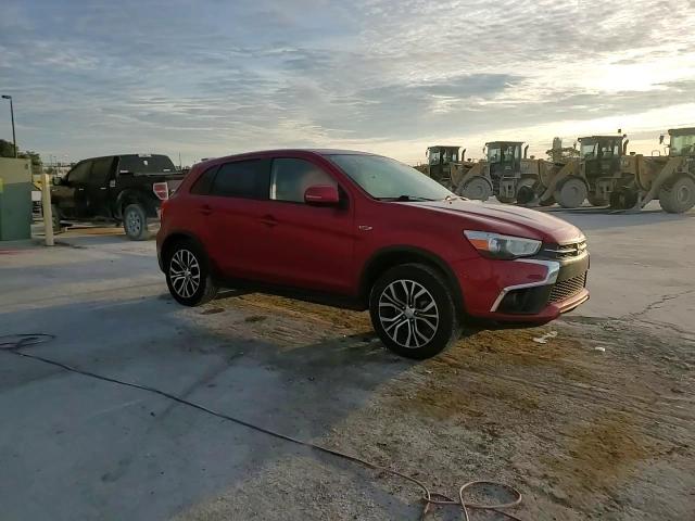 2018 Mitsubishi Outlander - Image 12