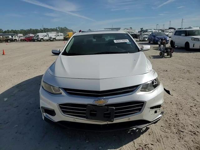 2017 Chevrolet Malibu - Image 10