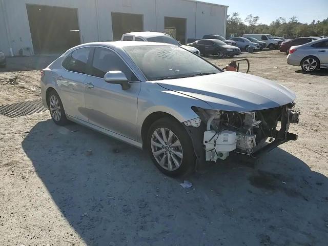 2018 Toyota Camry - Image 11