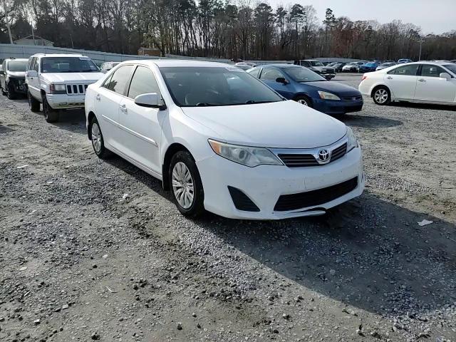 2014 Toyota Camry - Image 10