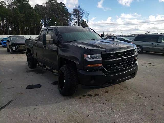 2017 Chevrolet Silverado - Image 11