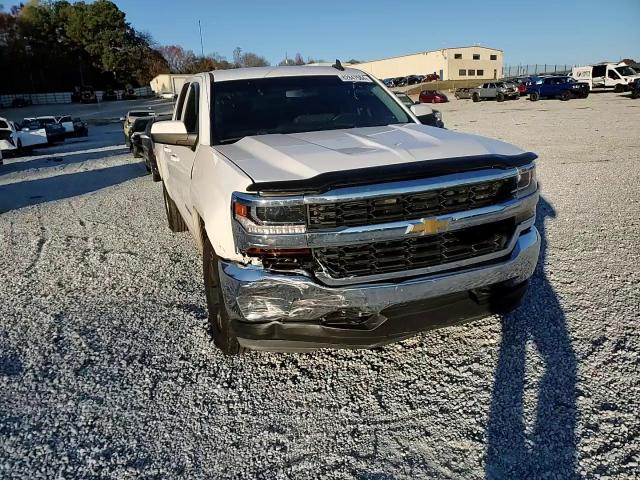 2017 Chevrolet Silverado - Image 10
