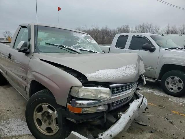 2002 Chevrolet Silverado - Image 10