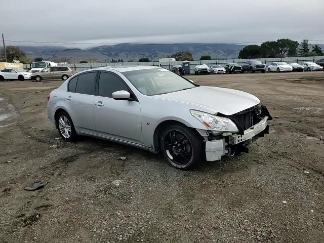 2015 Infiniti Q40 - Image 10