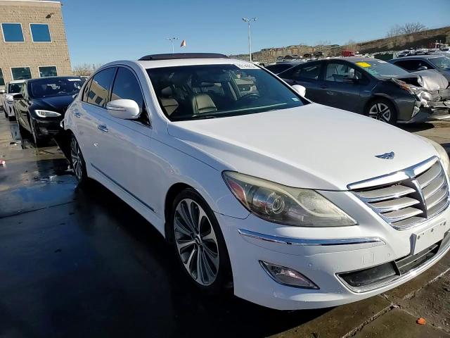 2014 Hyundai Genesis - Image 13
