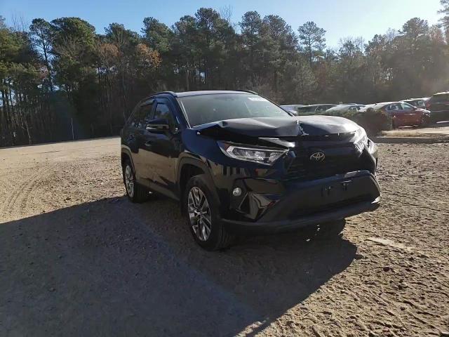 2020 Toyota RAV 4 - Image 11