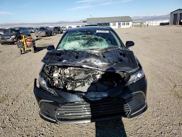 2022 Toyota Camry - Image 11
